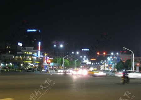 街道夜景图片