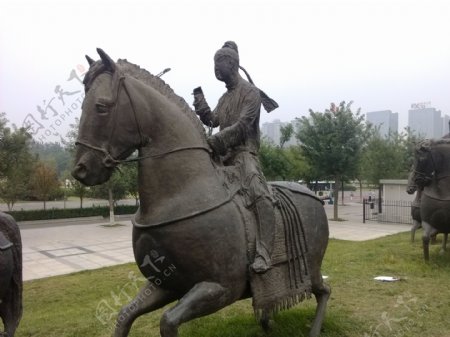 雕像骑马图片