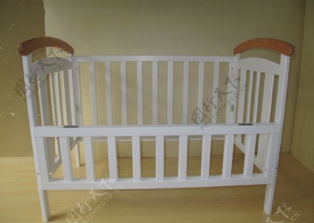 婴儿床图片