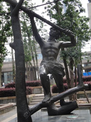 火帝广场铜雕像图片