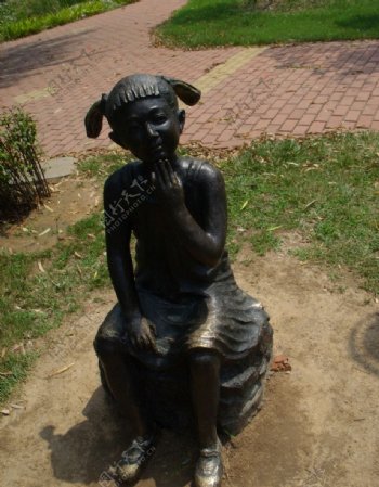 东营市嬉水公园铜像图片