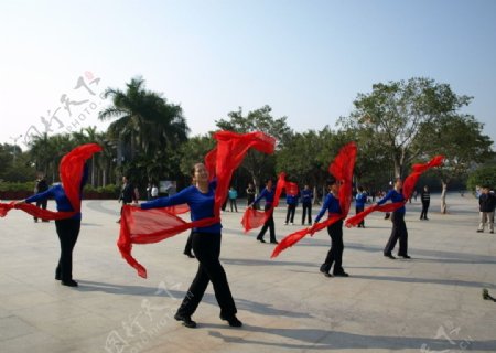 广场舞蹈图片
