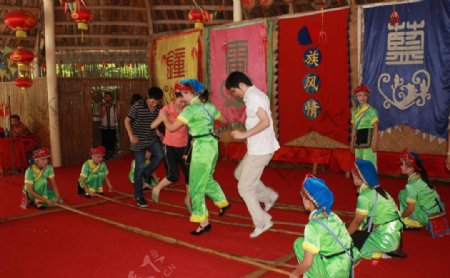 畲族舞蹈图片