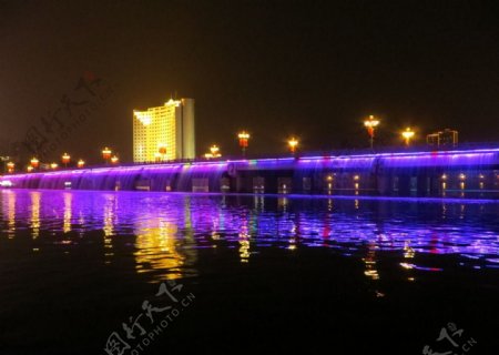 南湖夜景图片