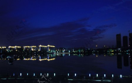 夜色神农湖图片