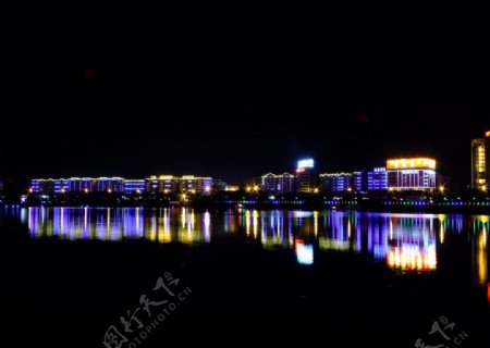 章江夜景图片