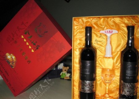 葡萄酒礼盒图片