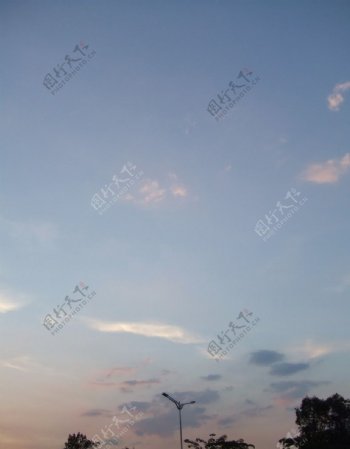 夕阳天空图片