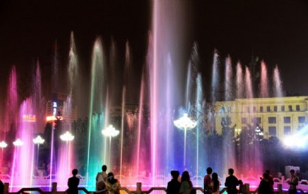 八一广场音乐喷泉图片