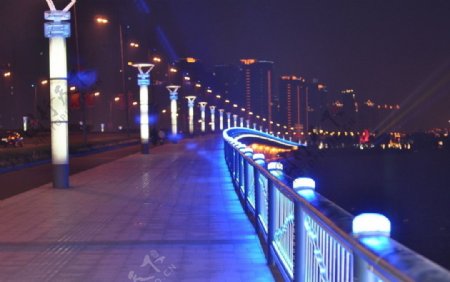 苏州金鸡湖大桥夜景图片