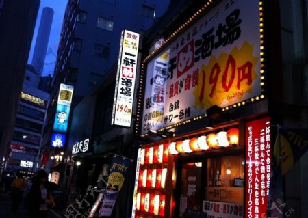 日本城市夜晚图片