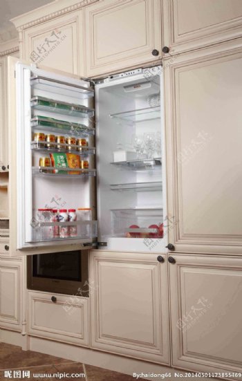 嵌入式冰箱图片