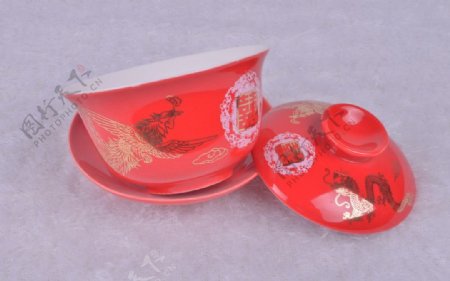 中国红釉陶瓷盖碗图片