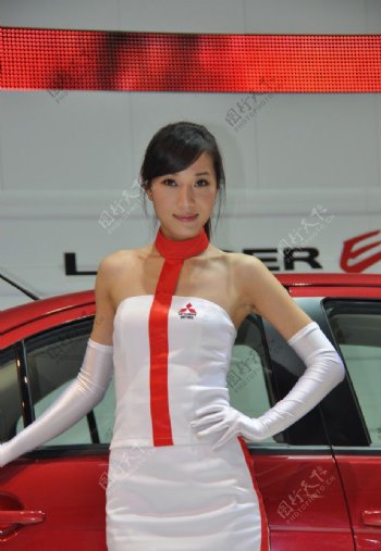 2009年广州车展三菱汽车车模2图片
