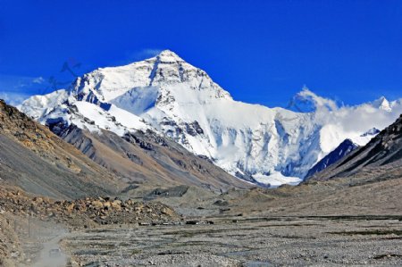 珠穆朗玛峰和大本营图片