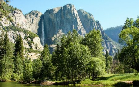 树林树木湖山脉高山图片