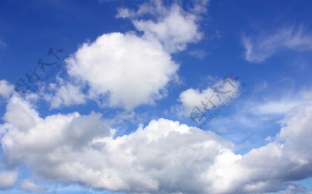蓝天乌云图片