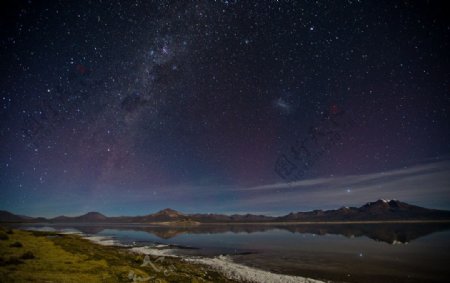 夜晚空旷的星空图片