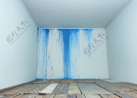 蓝色颜色的房间图片