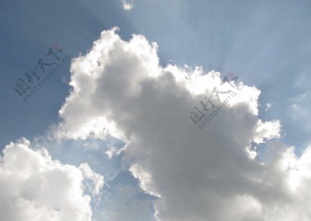 云下的丁达尔图片