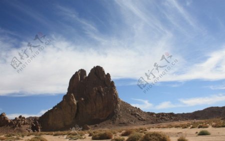 沙漠石山图片
