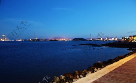 厦门海沧海边夜景图片