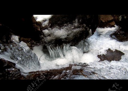 流水冰柱石头图片