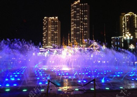 重庆南滨路喷泉夜景图片