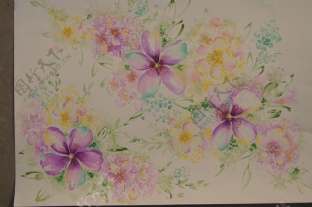 水彩手绘花卉服装图片