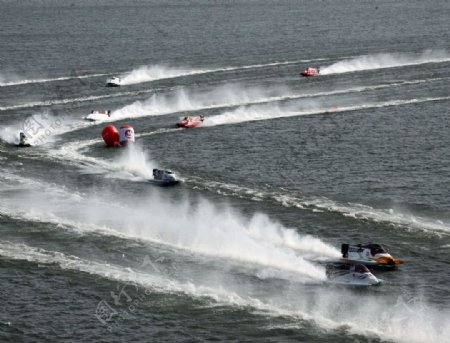 水上摩托艇水上F1图片