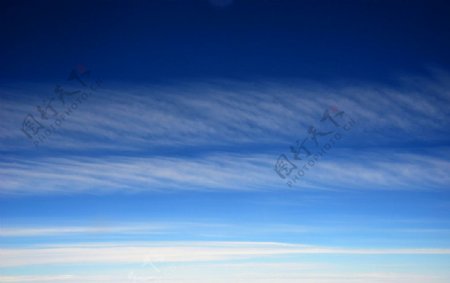 平行云图片