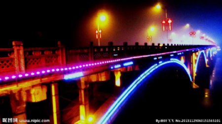 湘潭一桥雨中夜景图片