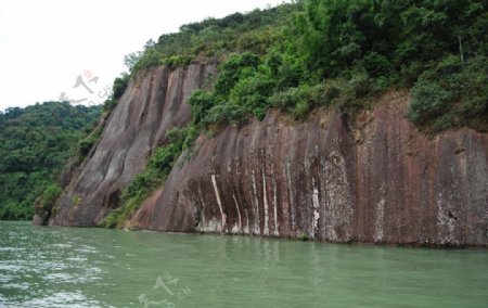 高山碧水图片