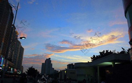 广州城市黄昏彩云图片