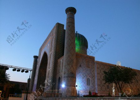夜幕下的清真寺图片