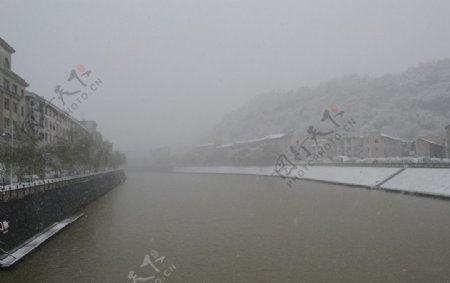 2013年磐安壶厅一桥雪景图片