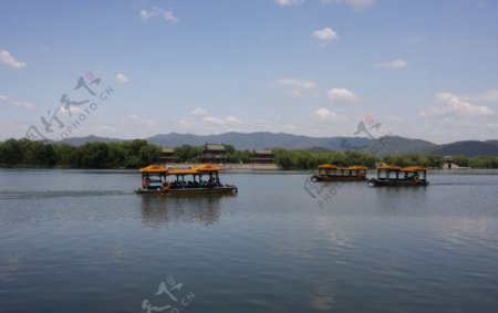颐和园昆明湖游船图片