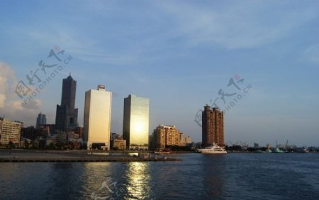 高雄港的黄昏图片