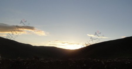 西藏的夕阳图片