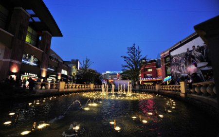 蓝色港湾夜景喷泉图片