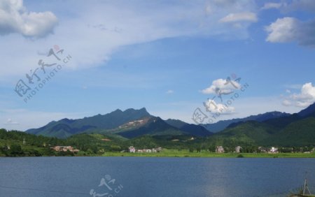 乡村山景图片