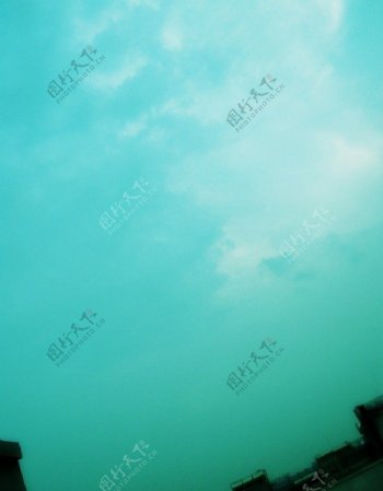青绿色天空图片
