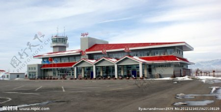 冬日那拉提机场图片