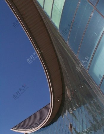 沈阳桃仙机场弧形房顶图片