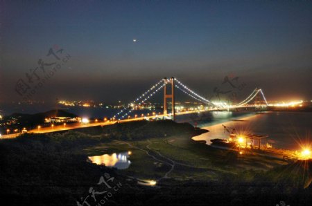 夜色下的江阴长江大桥图片