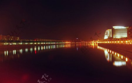 江河城市夜景图片