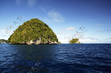 南国的孤岛图片