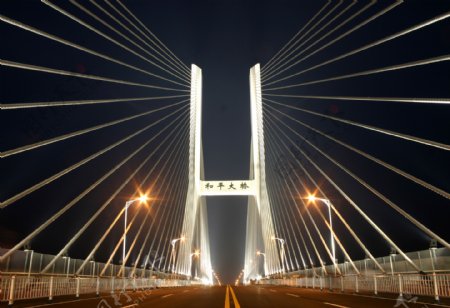 和平大桥图片