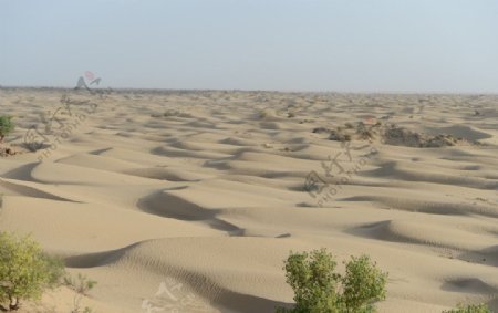 塔克拉玛干大沙漠摄影图片