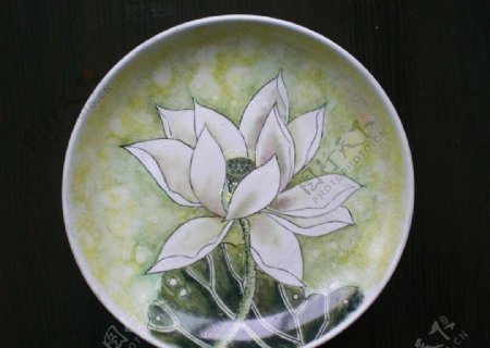 陶艺釉上彩作品绘画手绘荷花图片